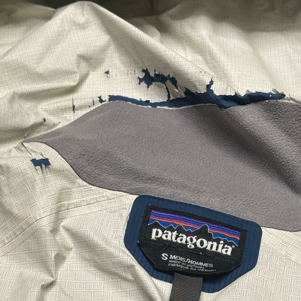 Patagonia Men's Navy Hooded Raincoat - Picture 3 of 7
